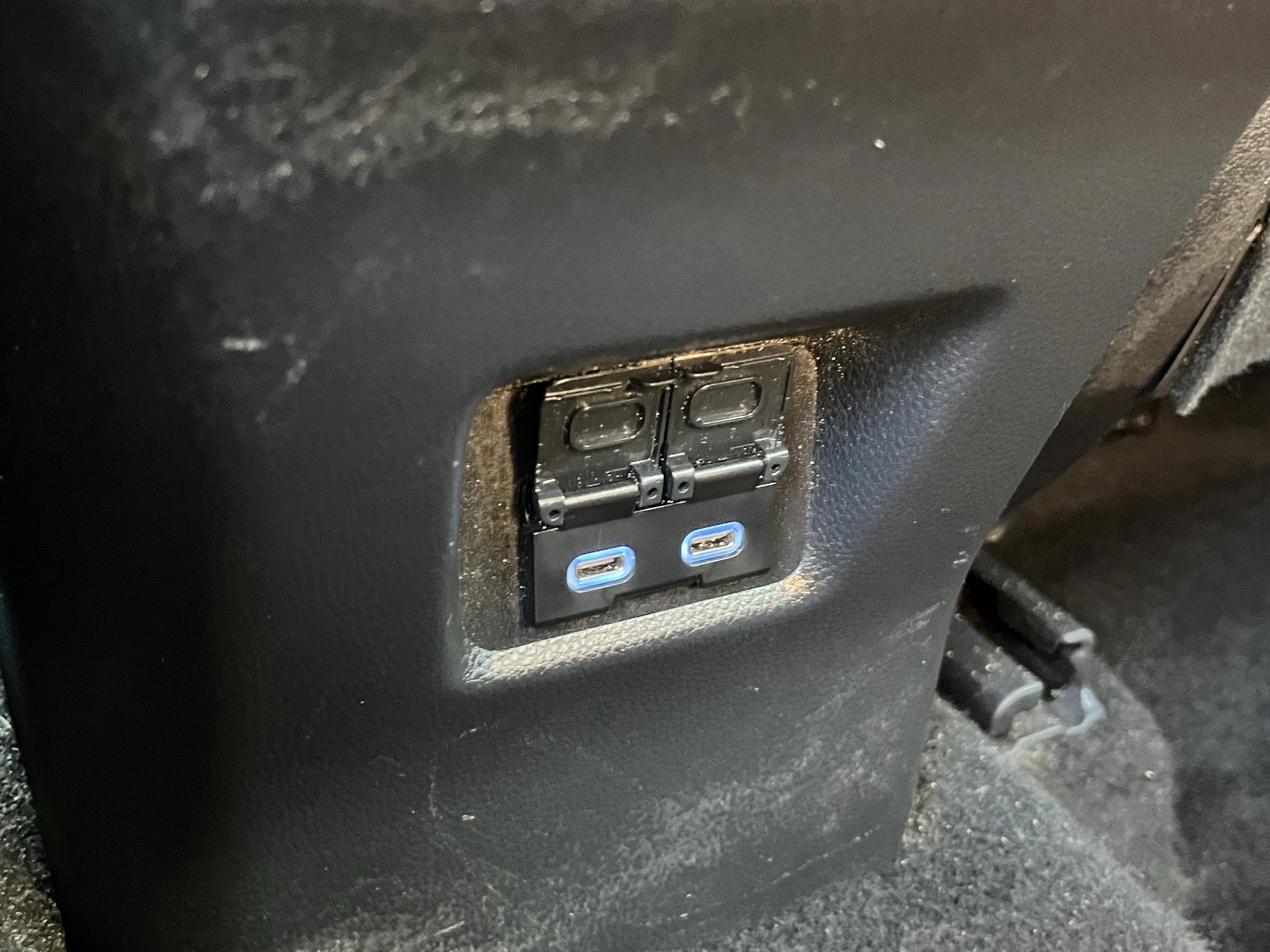 Used 2022 Toyota RAV4 XLE image 32