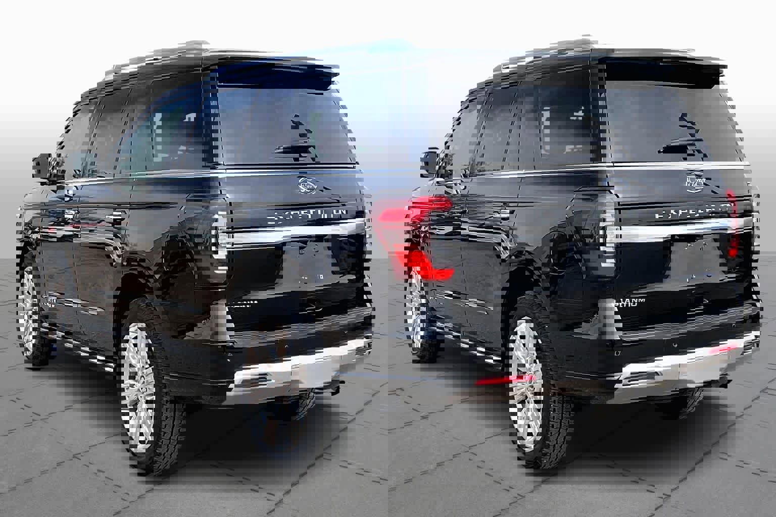 Certified 2023 Ford Expedition Platinum image 13