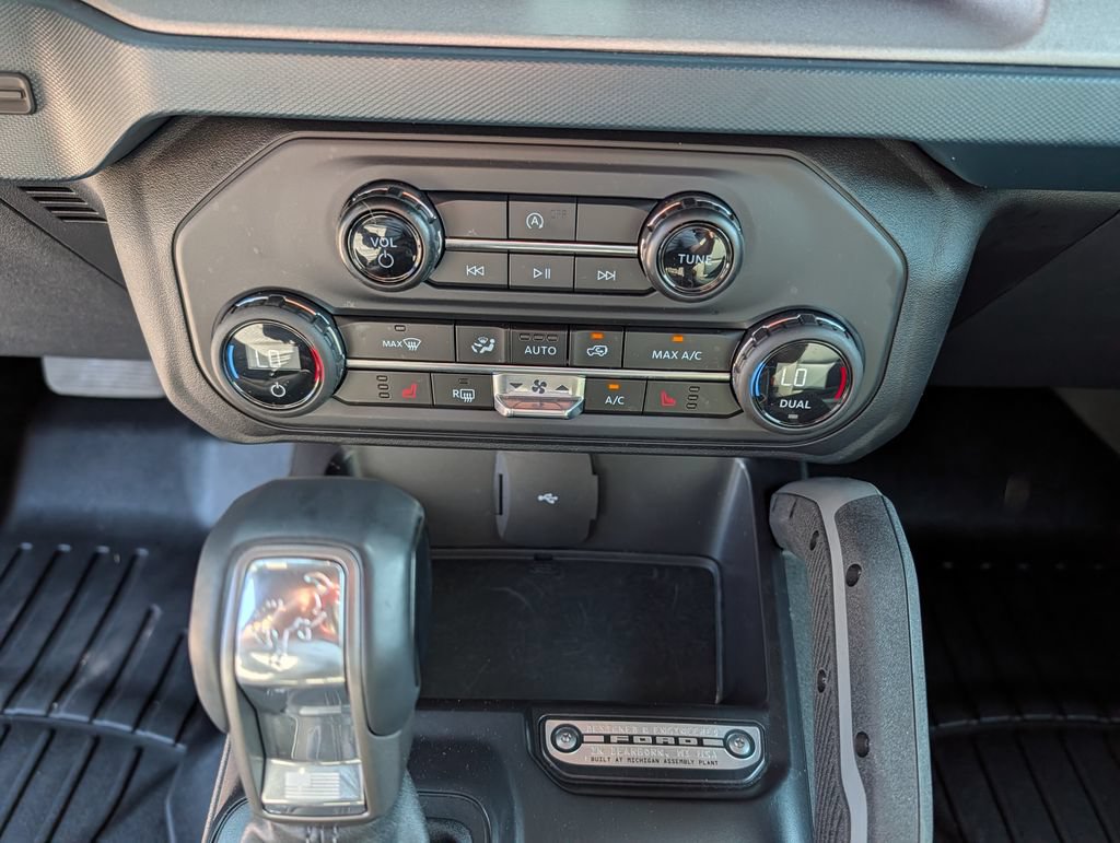 Certified 2024 Ford Bronco Outer Banks AWD/4WD image 13