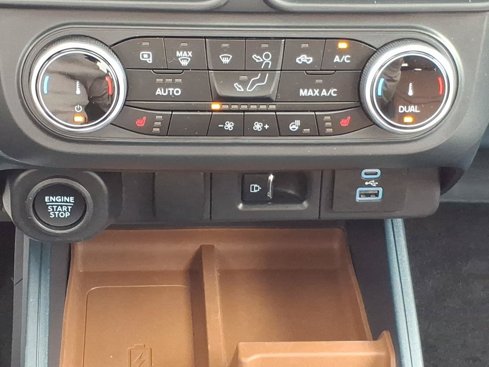Certified 2024 Ford Maverick Lariat w/ 4K Tow Package AWD/4WD image 18