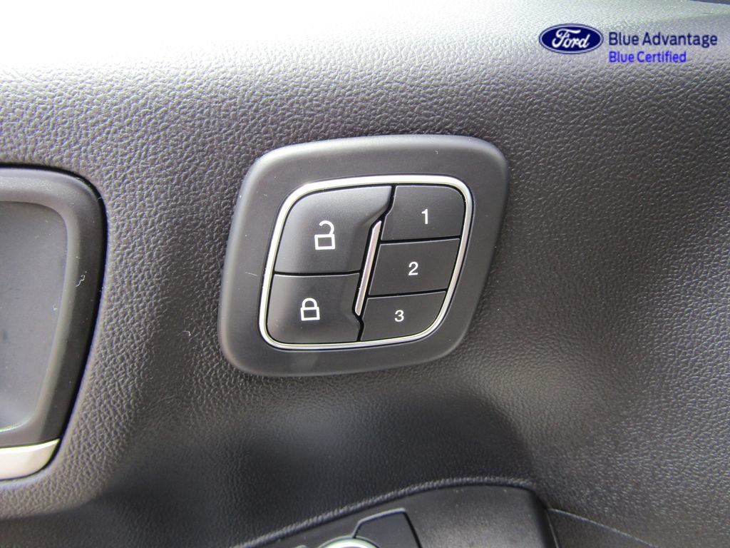 Certified 2021 Ford Escape SEL w/ Technology Package AWD/4WD image 32