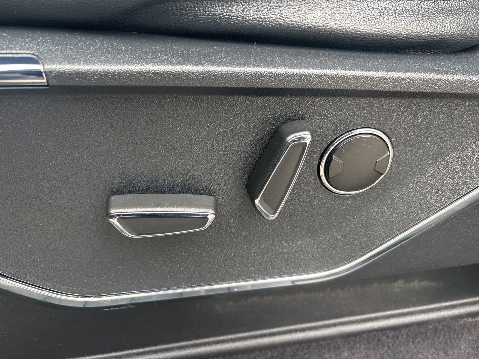 Certified 2023 Ford F150 Lariat w/ Equipment Group 502A High image 47