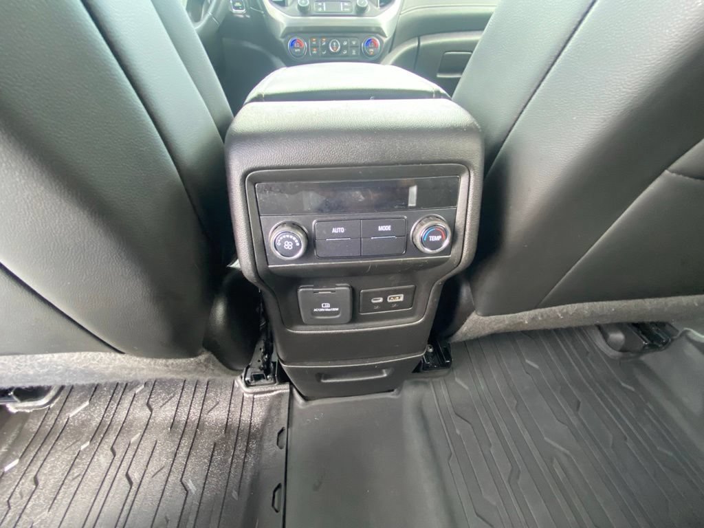 Used 2022 GMC Acadia SLT w/ Elevation Edition FWD image 25