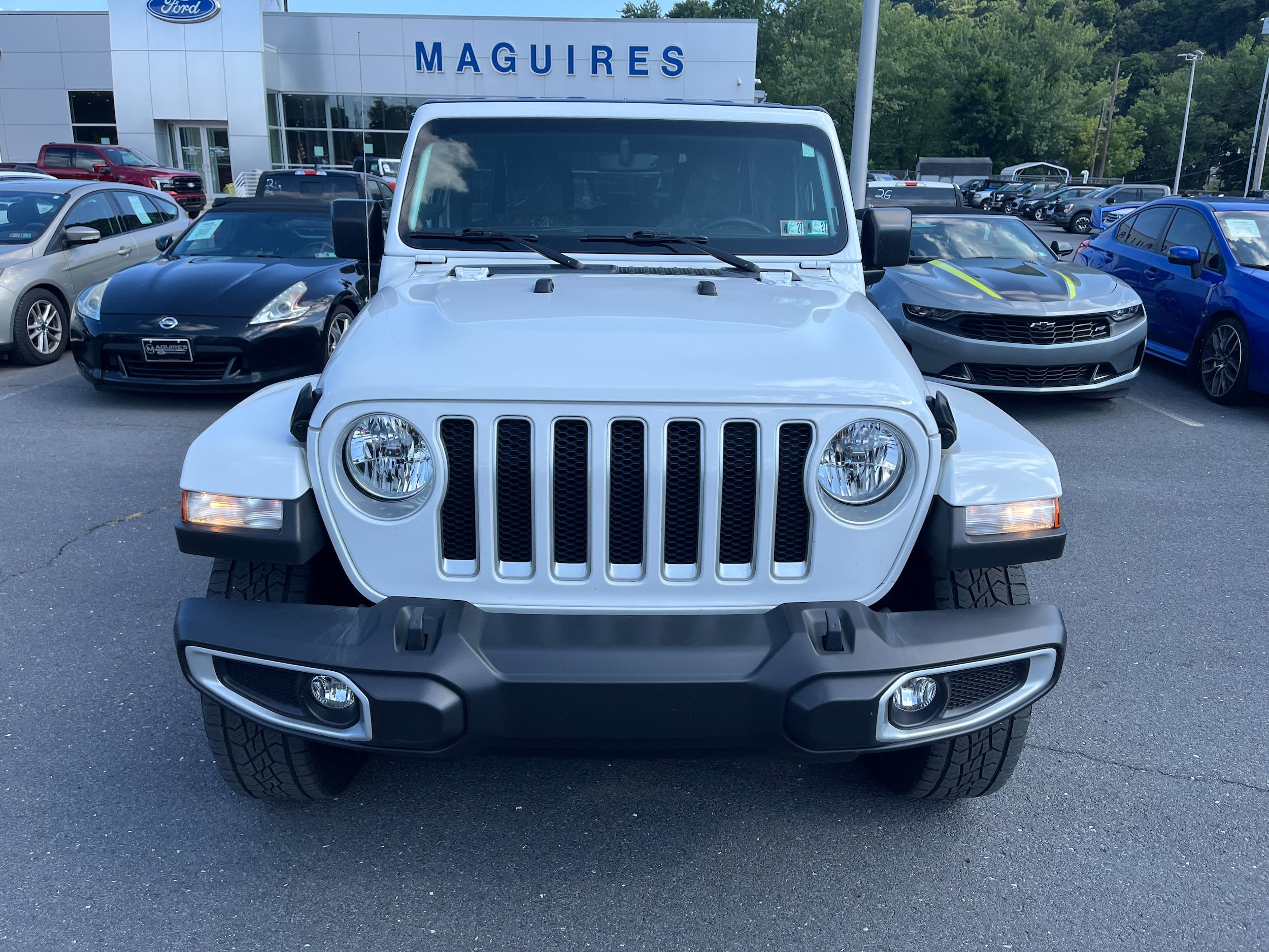 Used 2022 Jeep Wrangler Unlimited Sahara w/ Cold Weather Group AWD/4WD image 3