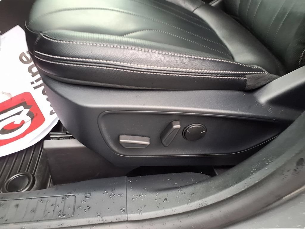 Certified 2025 Ford Escape Platinum w/ Premium Technology Package AWD/4WD image 26