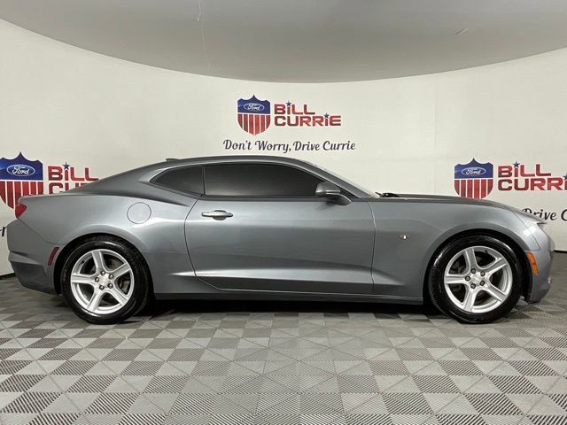 Used 2020 Chevrolet Camaro LT image 2