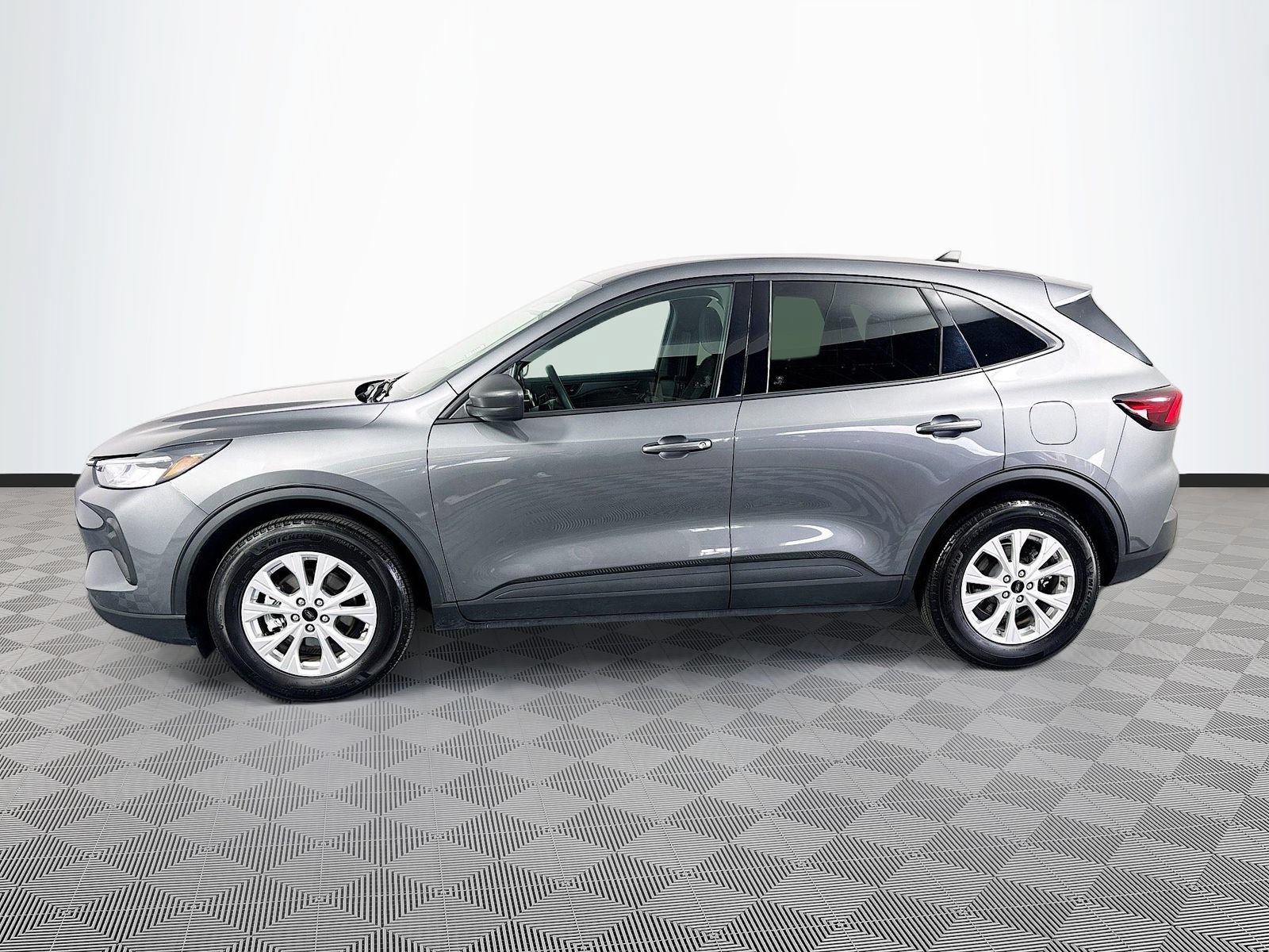 Certified 2025 Ford Escape Active FWD image 4
