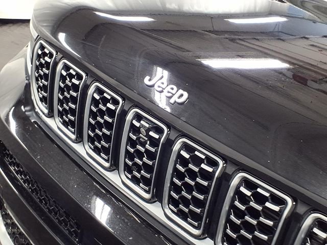Used 2021 Jeep Grand Cherokee L Summit w/ Advanced Protech Group IV AWD/4WD image 37
