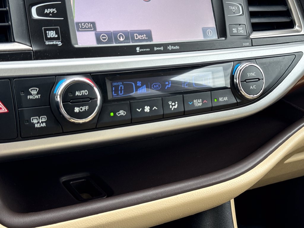 Used 2019 Toyota Highlander Limited AWD/4WD image 25