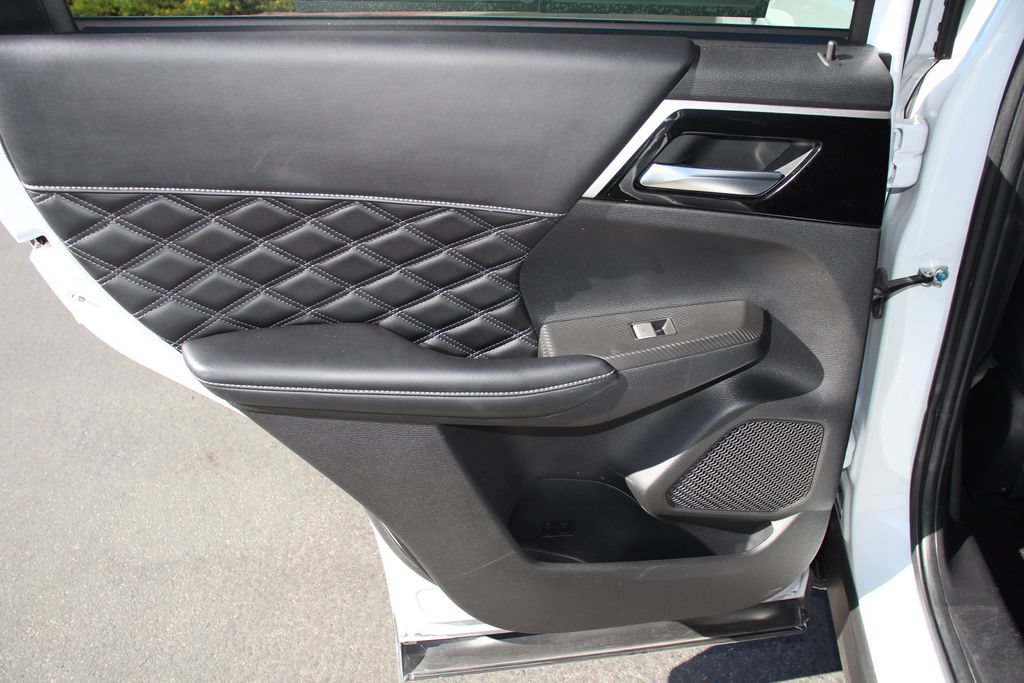 Used 2022 Mitsubishi Outlander SEL AWD/4WD image 21