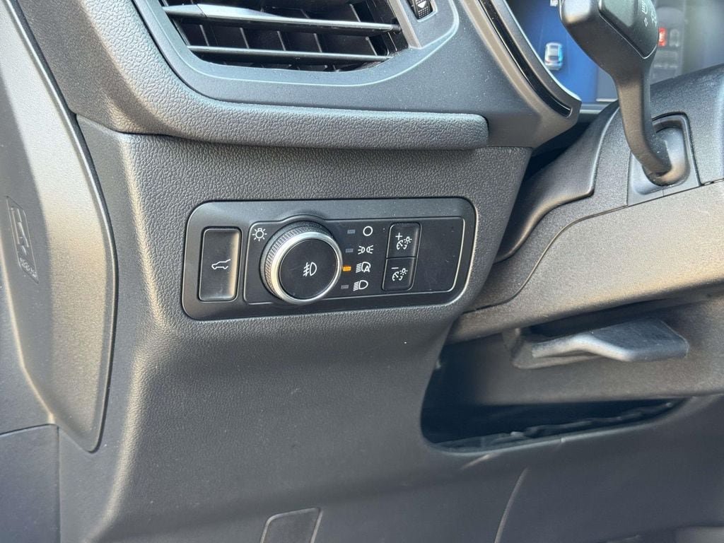 Certified 2025 Ford Escape ST-Line Select AWD/4WD image 10