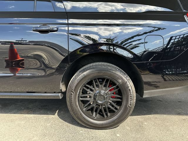 Certified 2025 Ford Expedition Max Platinum w/ Stealth Performance Package AWD/4WD image 10