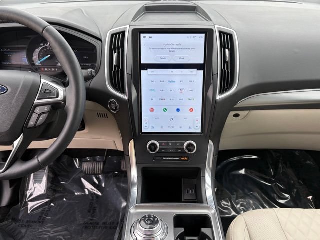 Certified 2024 Ford Edge Titanium w/ Equipment Group 301A AWD/4WD image 16