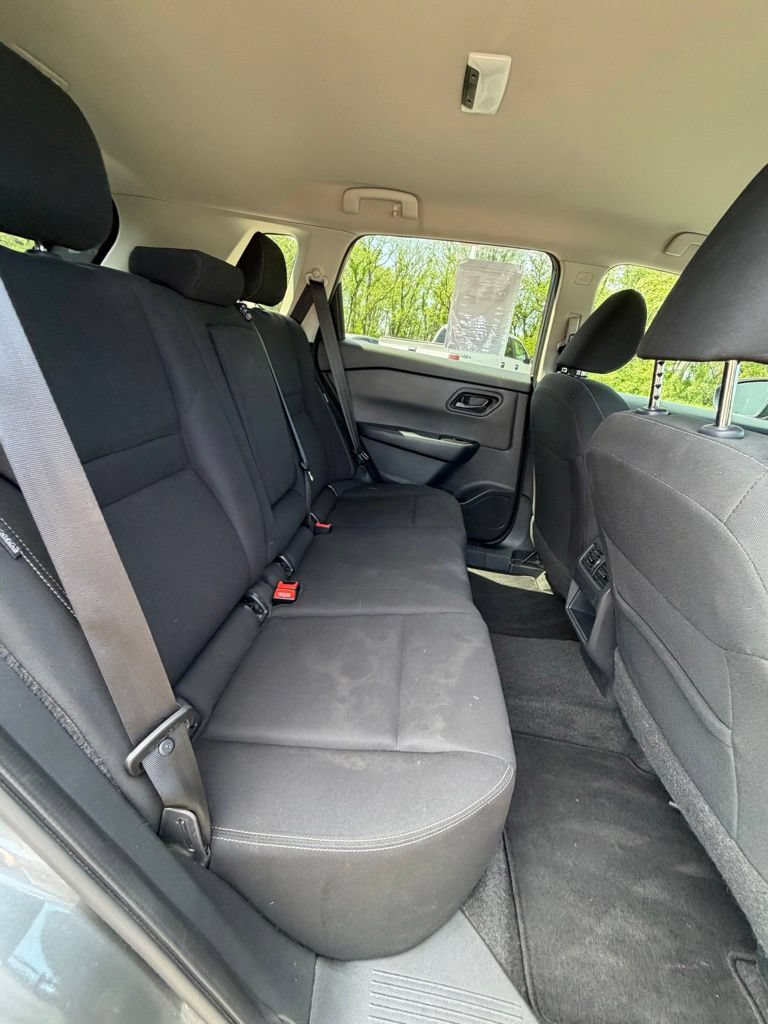 Used 2024 Nissan Rogue S AWD/4WD image 18