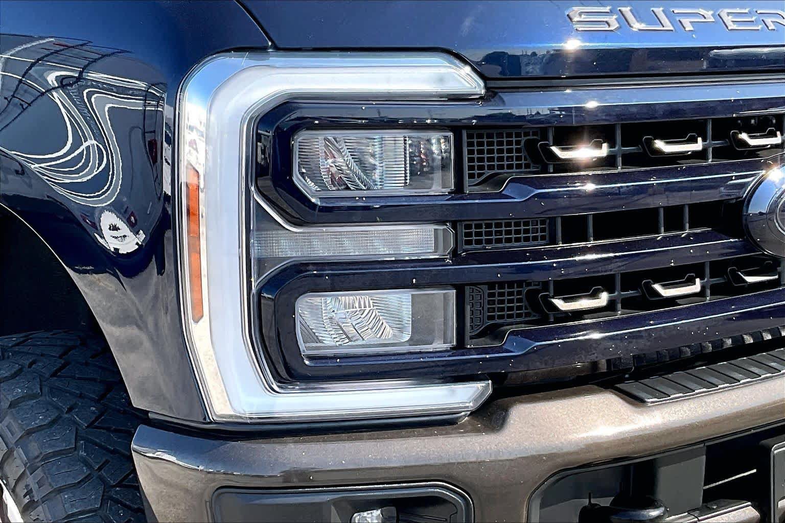 Certified 2024 Ford F250 King Ranch w/ FX4 Off-Road Package AWD/4WD image 25