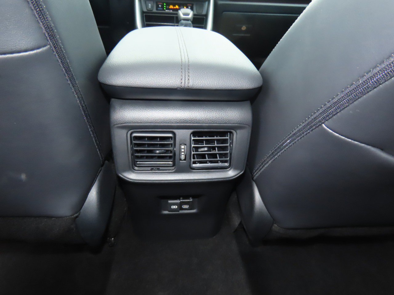 Used 2023 Toyota RAV4 Limited image 22