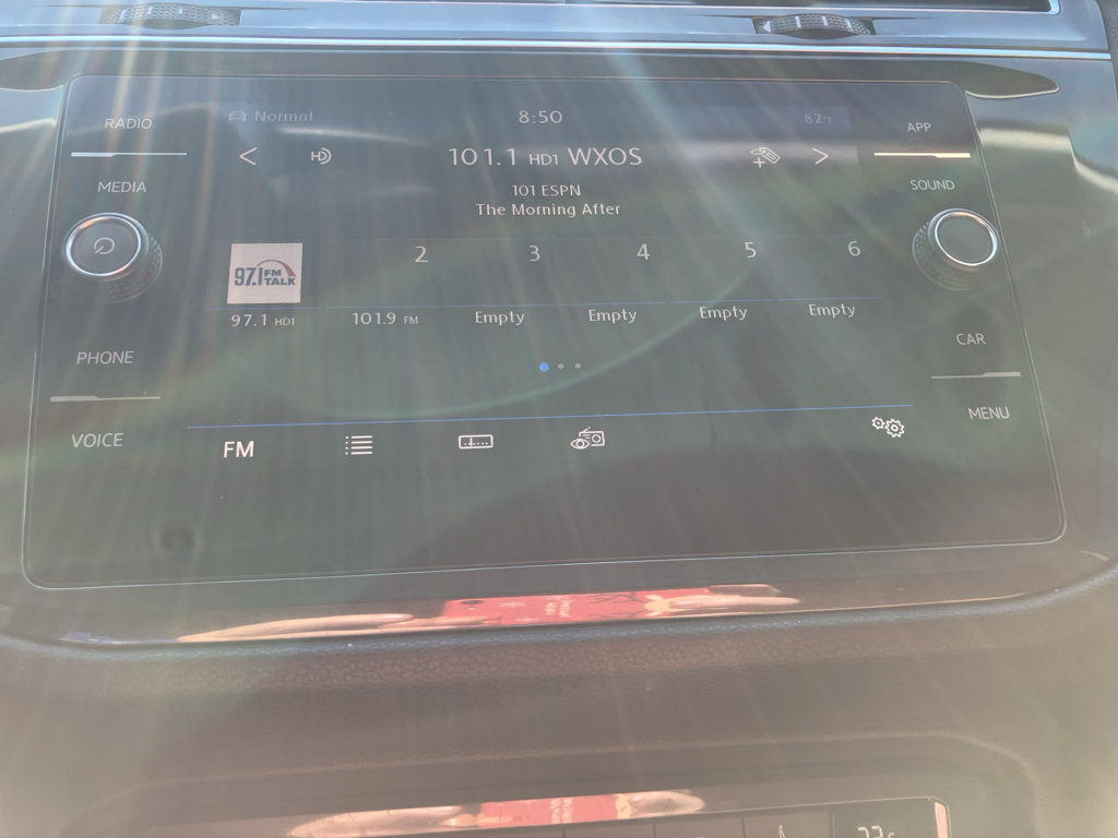 Used 2019 Volkswagen Tiguan SE AWD/4WD image 16