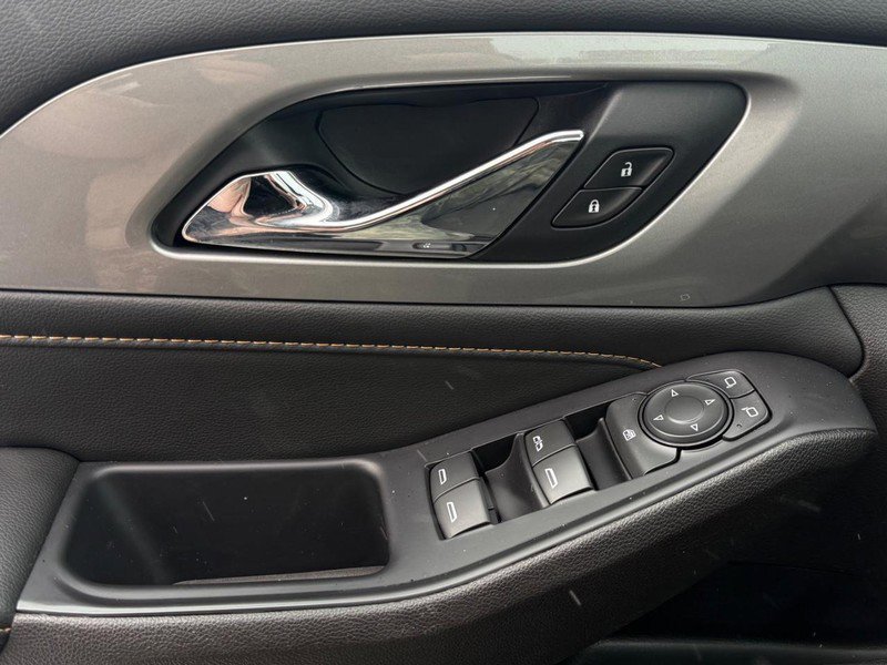 Used 2021 Chevrolet Traverse LT w/ LPO, Blackout Package image 26