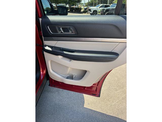 Certified 2019 Ford Explorer XLT w/ Equipment Group 202A FWD image 7
