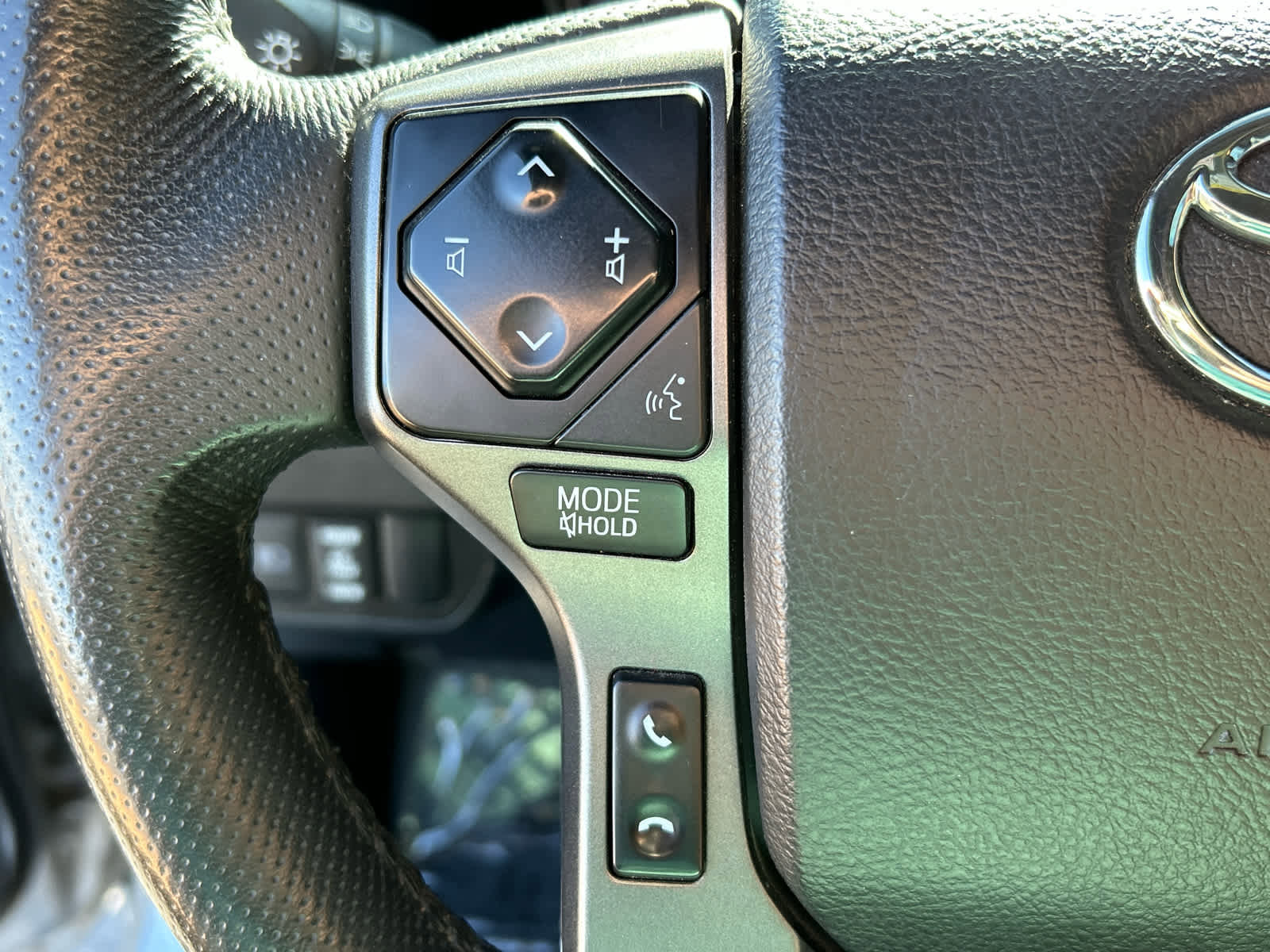 Used 2021 Toyota Tacoma TRD Off-Road image 36