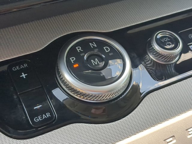 Certified 2025 Ford Expedition Active AWD/4WD image 26