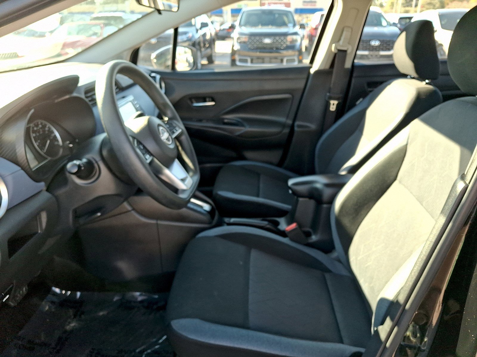 Used 2024 Nissan Versa SV image 12