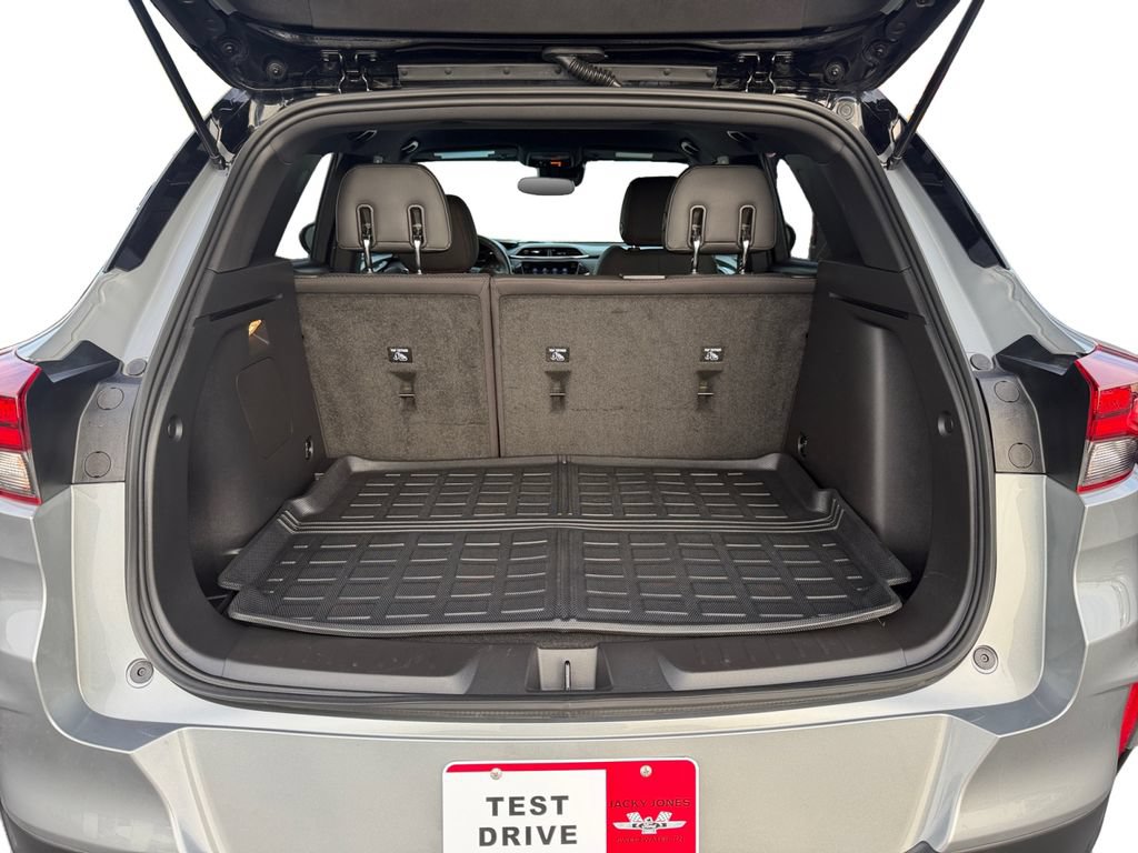 Used 2023 Chevrolet TrailBlazer RS w/ Convenience Package FWD image 19