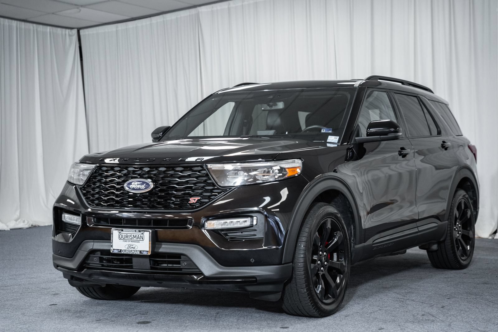 Certified 2023 Ford Explorer ST w/ Technology Package AWD/4WD image 3