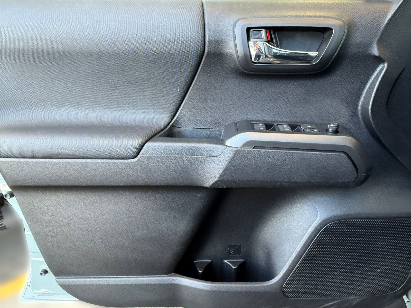 Used 2022 Toyota Tacoma TRD Off-Road w/ TRD Premium Off Road Package AWD/4WD image 26