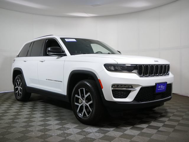 Used 2024 Jeep Grand Cherokee Limited w/ Trailer Tow Package AWD/4WD image 1