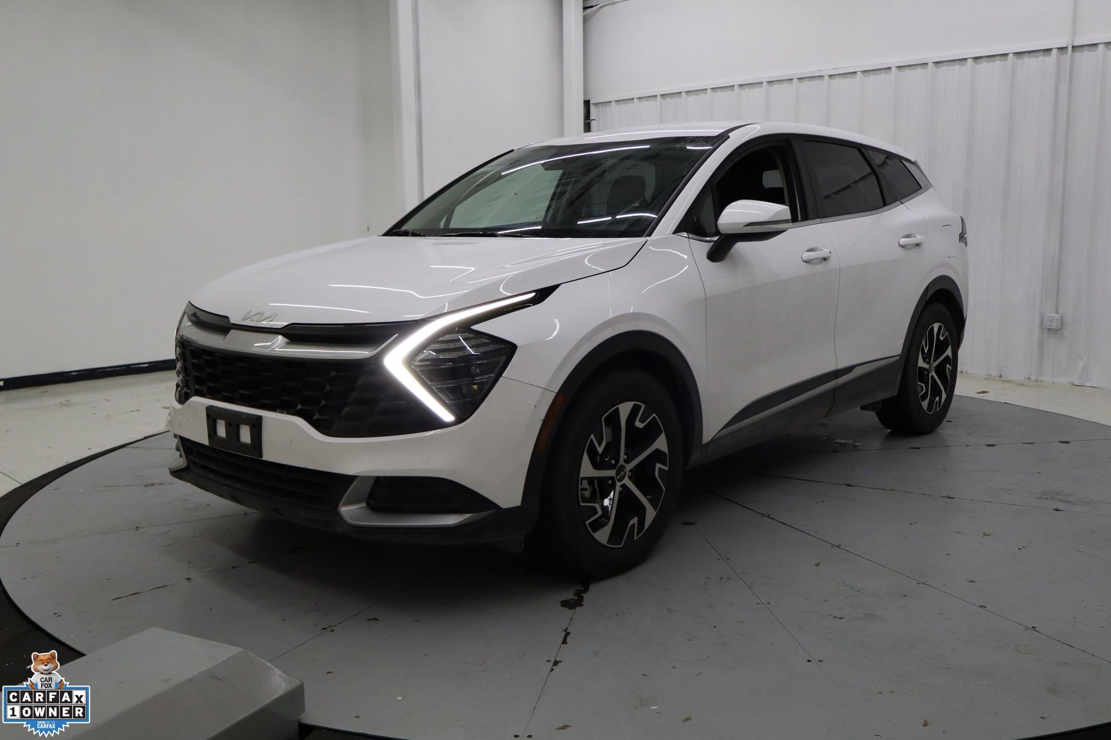 Used 2025 Kia Sportage EX image 10