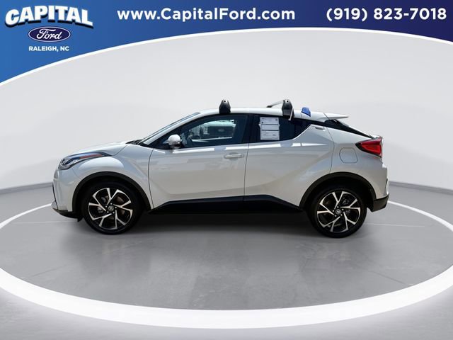 Used 2021 Toyota C-HR XLE image 3