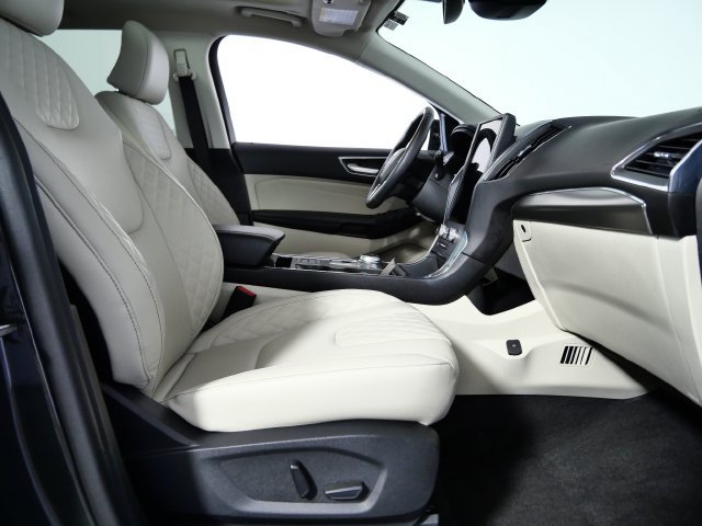 Certified 2024 Ford Edge Titanium AWD/4WD image 11