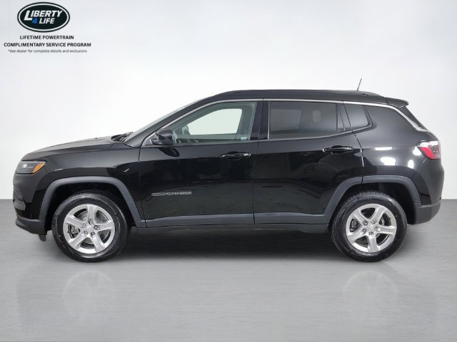 Used 2023 Jeep Compass Latitude w/ Convenience Group AWD/4WD image 6