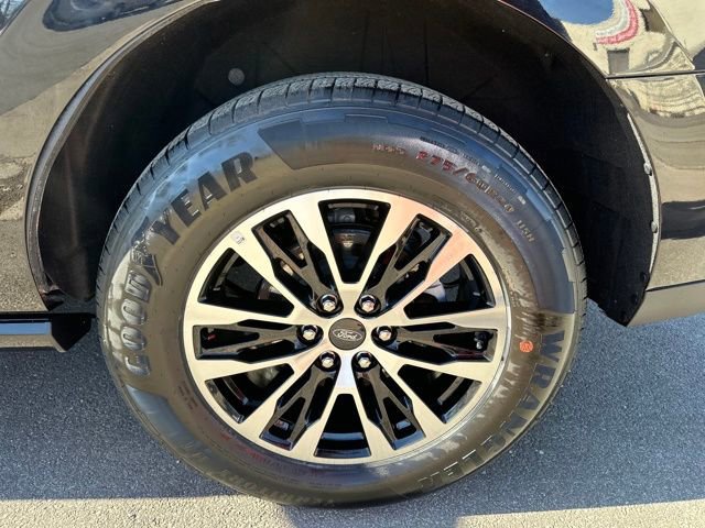 Certified 2025 Ford Expedition Platinum image 30