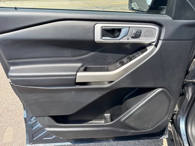 Certified 2022 Ford Explorer Limited w/ Equipment Group 301A AWD/4WD image 15