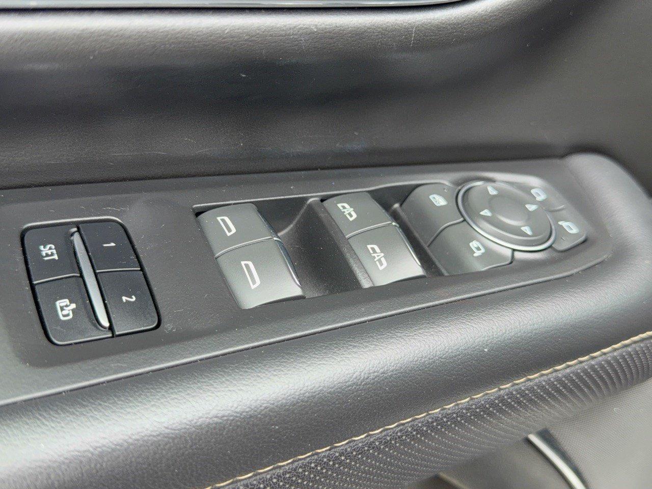 Used 2023 Chevrolet Suburban Premier RWD image 15