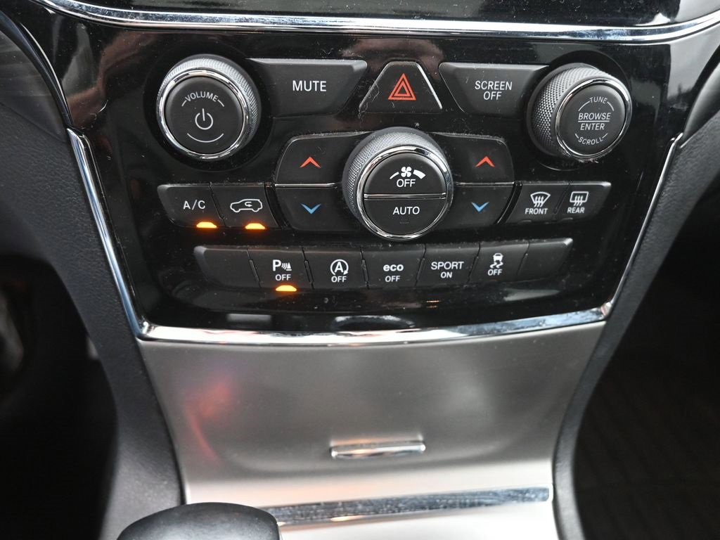 Used 2020 Jeep Grand Cherokee Altitude image 16