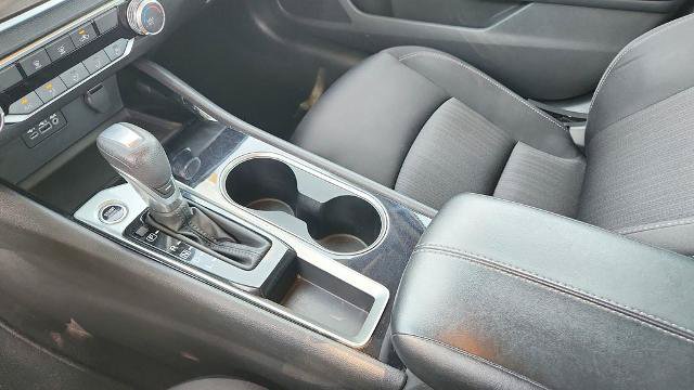 Used 2024 Nissan Altima 2.5 SV FWD image 14