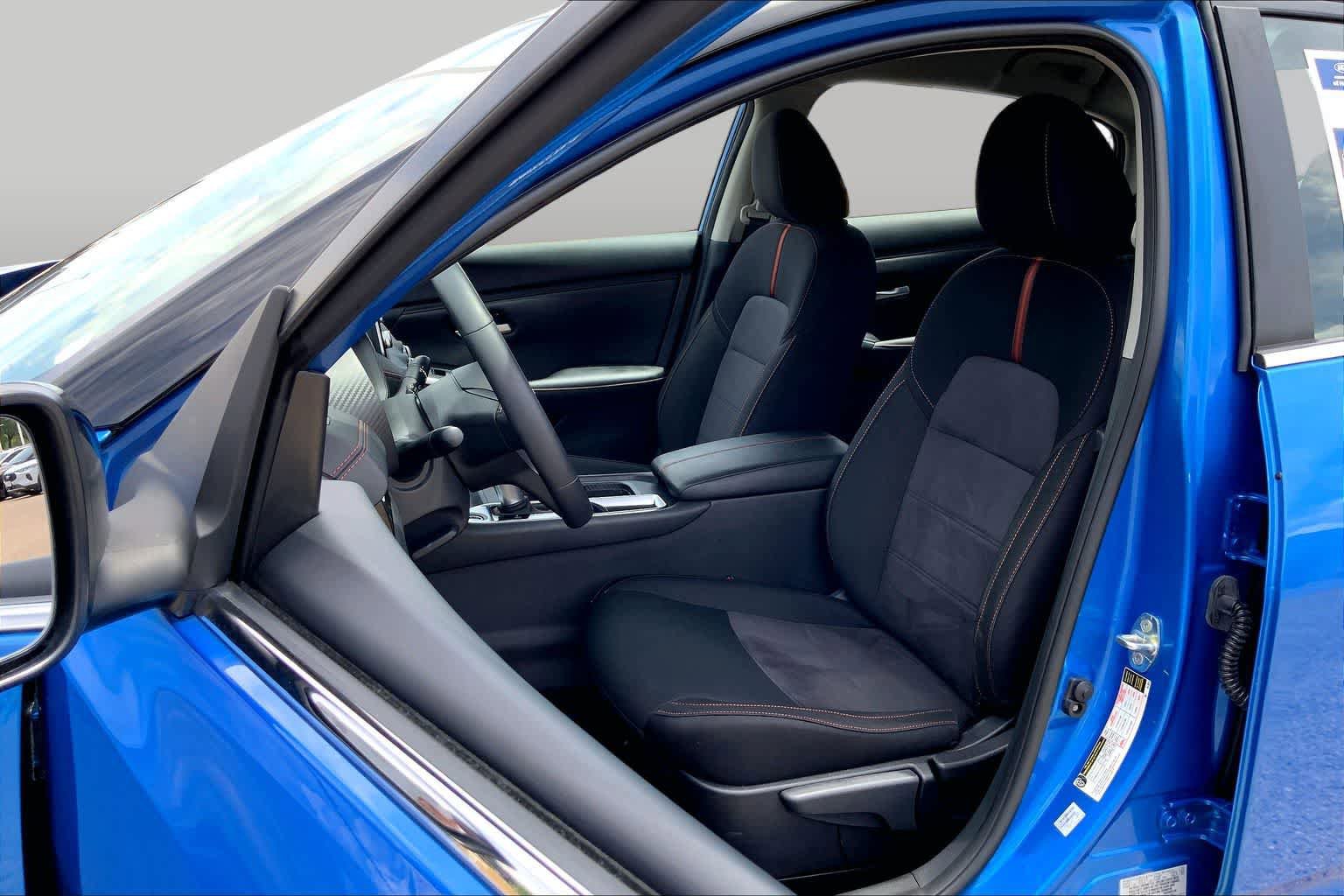 Used 2025 Nissan Sentra SR w/ Midnight Edition FWD image 8