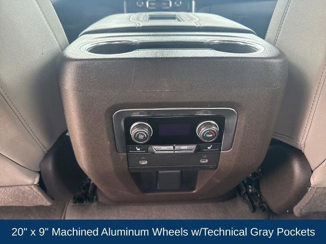 Used 2022 Chevrolet Tahoe Z71 w/ Luxury Package AWD/4WD image 15