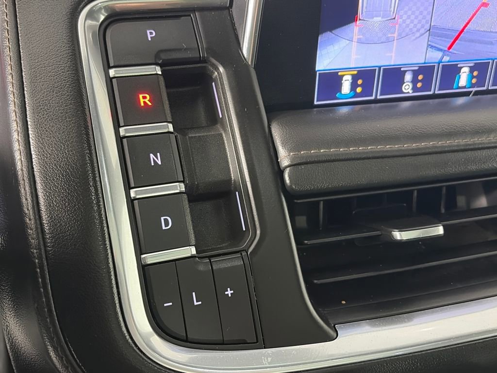 Used 2021 Chevrolet Suburban High Country image 23