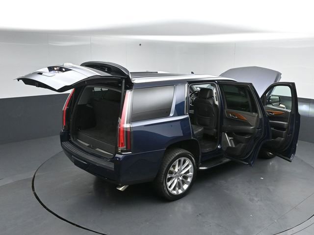 Used 2018 Cadillac Escalade Luxury AWD/4WD image 56
