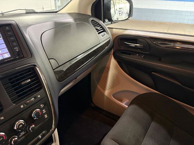 Used 2020 Dodge Grand Caravan SE FWD image 25