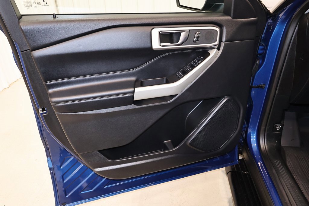 Certified 2020 Ford Explorer XLT w/ Equipment Group 202A image 14