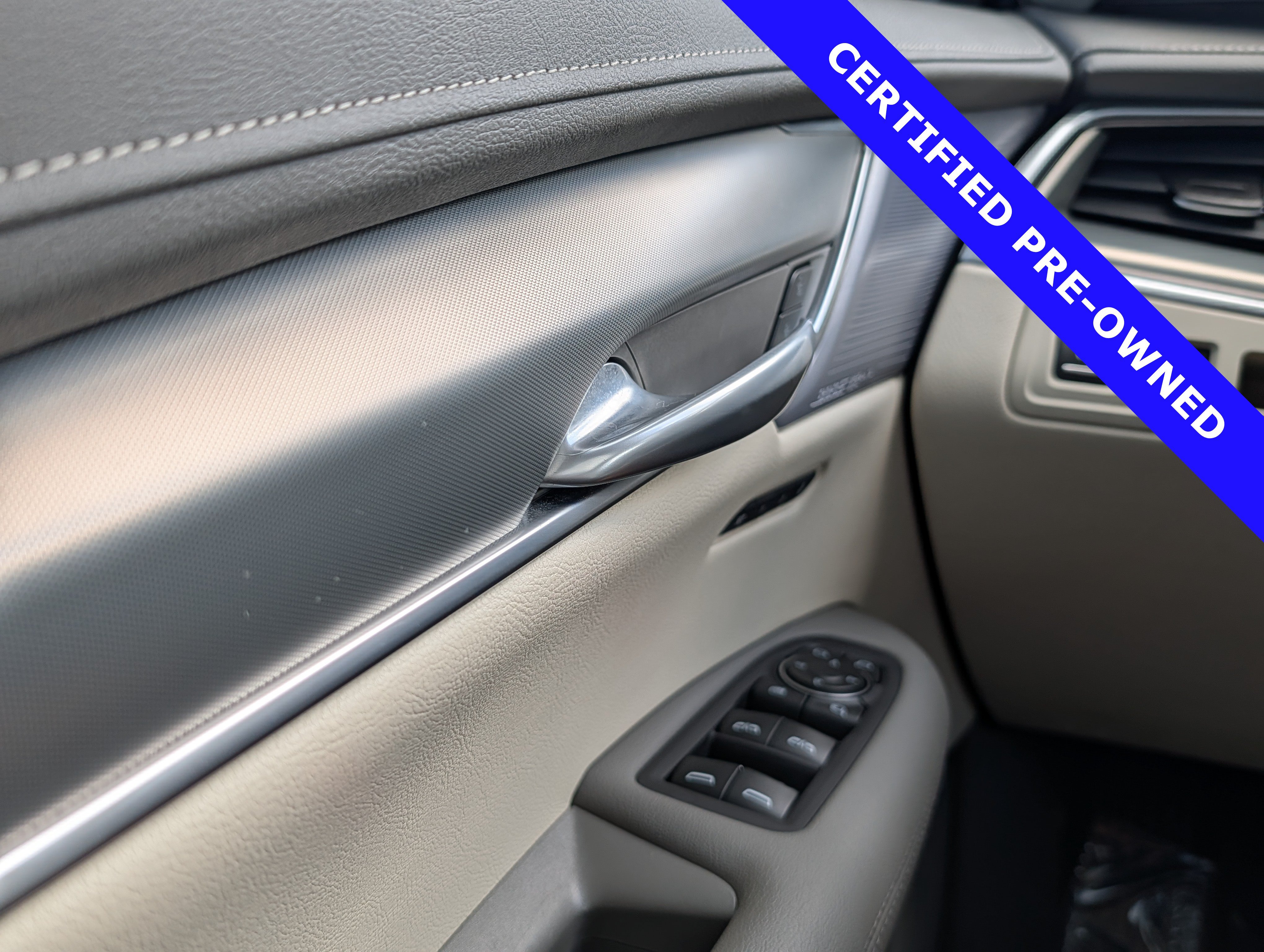 Used 2024 Cadillac XT5 Premium Luxury w/ LPO, Floor Liner Package FWD image 25