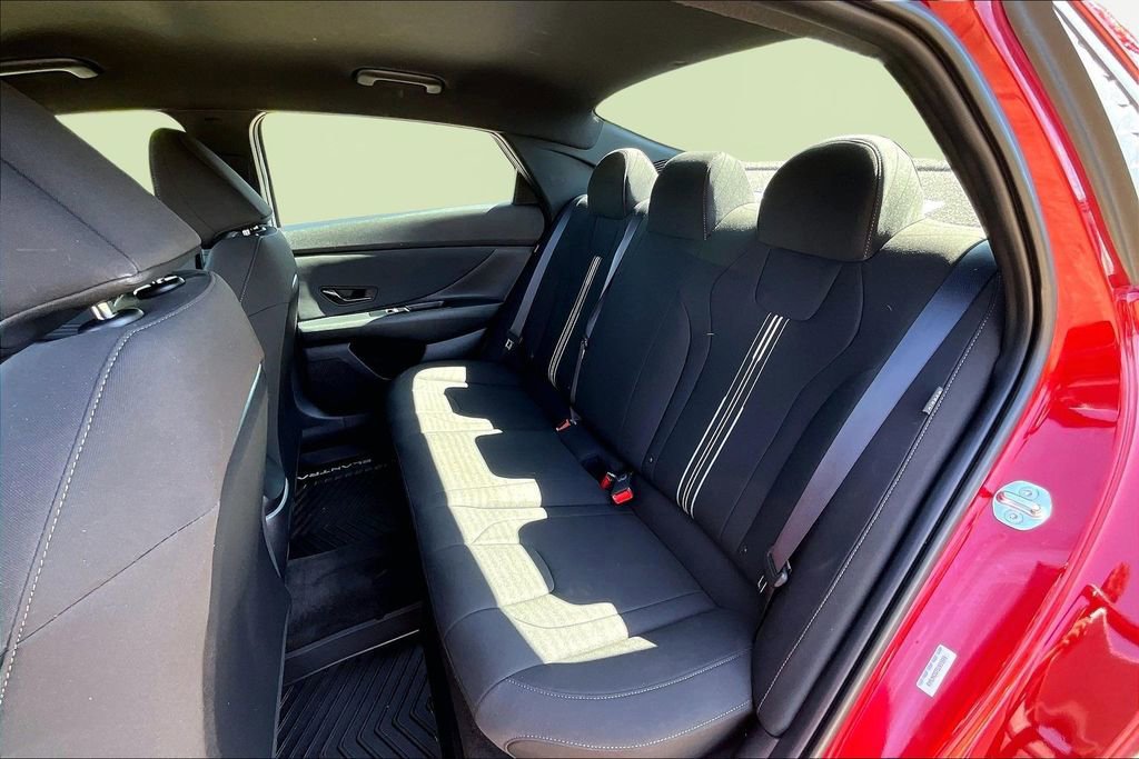 Used 2025 Hyundai Elantra Sport image 26