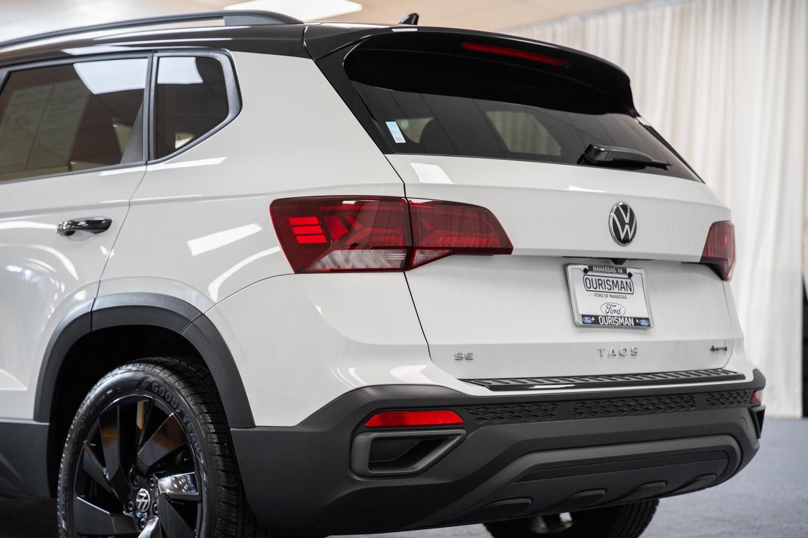 Used 2024 Volkswagen Taos SE AWD/4WD image 6