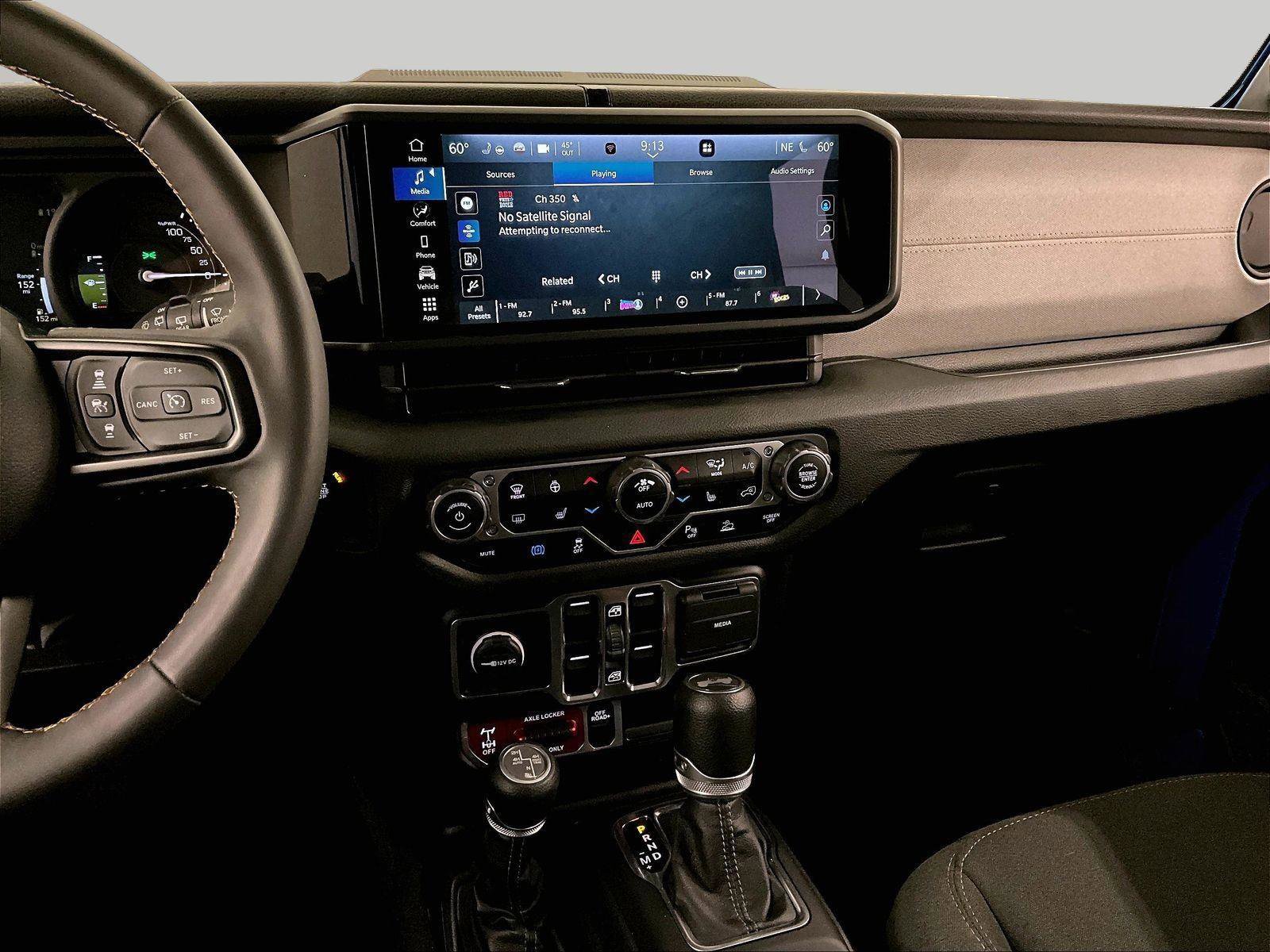 Used 2024 Jeep Wrangler Unlimited AWD/4WD image 6
