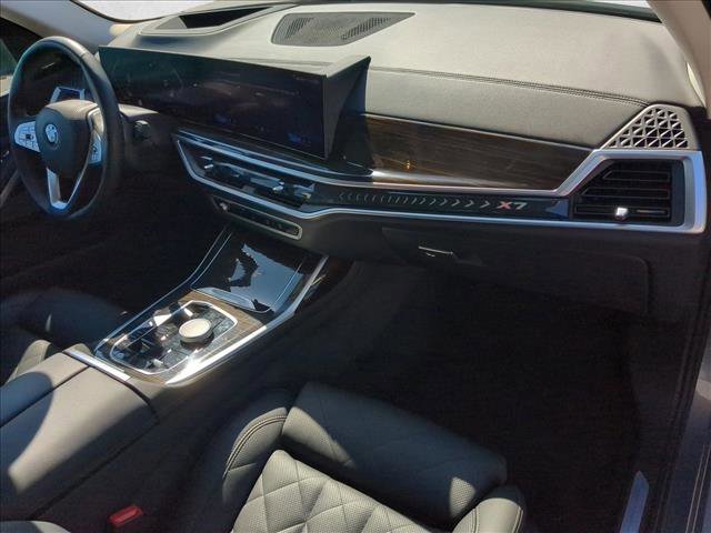 Used 2024 BMW X7 xDrive40i image 21
